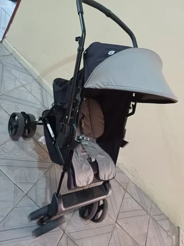 Vendo Carrinho de bebê,  ideal para passeios 