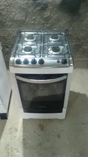 Vendo um fogão da marca Electrolux