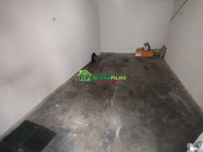 CASA RESIDENCIAL NO BAIRRO LURIVAL PARENTE.