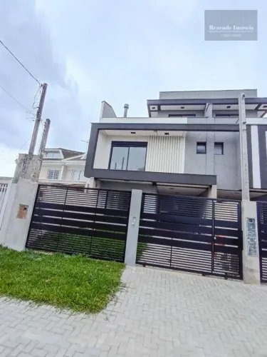 Sobrado novo a venda no Bacacheri