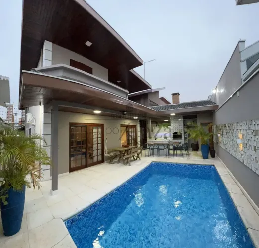 Casa em Condomínio - Residencial Altos da Serra III - Urbanova - 3 Dormitórios - 240m².