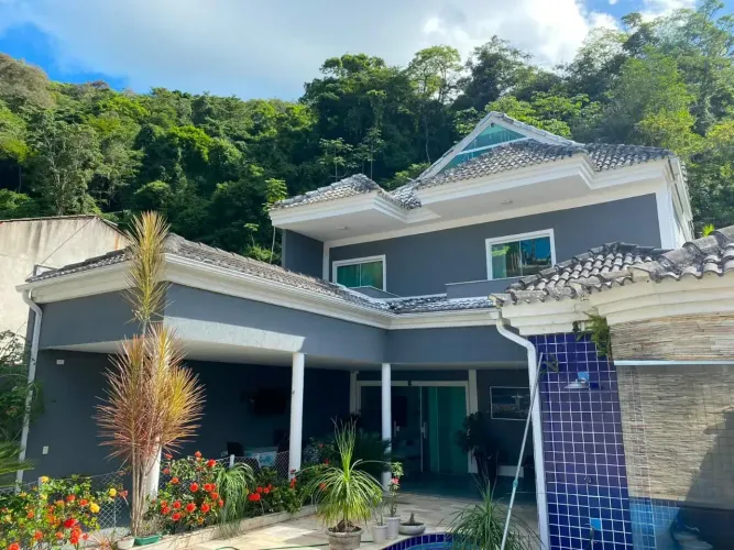 Alugo linda casa 4 qts em Vargem Grande