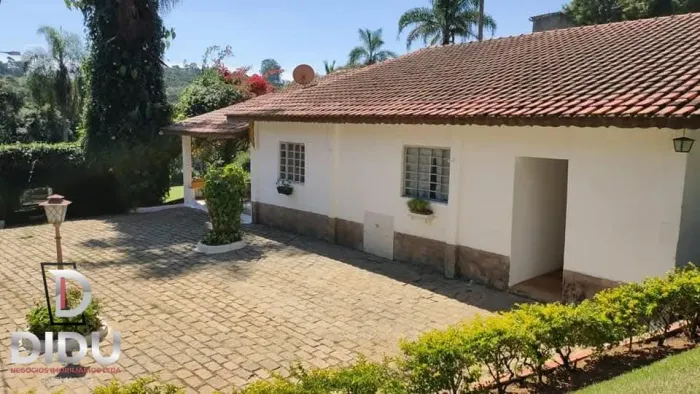 Casa para venda em Encosta do Sol com 4 quartos, sendo 2 suítes, 200m²