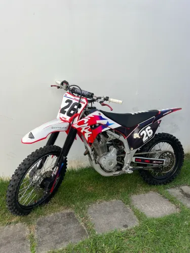 Honda Crf 250f muito nova