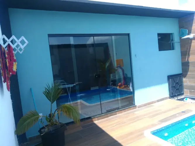 TÉRREA, 3 DORMITÓRIOS/ 1 SUÍTE, PISCINA AQUECIDA E FOTOVOLTAICA