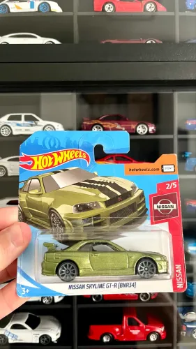 Hot Wheels - Nissan Skyline GT-R R34 ( Brinde Protetor de Blister )