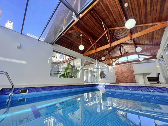 Casa mobiliada com piscina para alugar Santa Felicidade, Curitiba - PR | Confiancce Imóvei