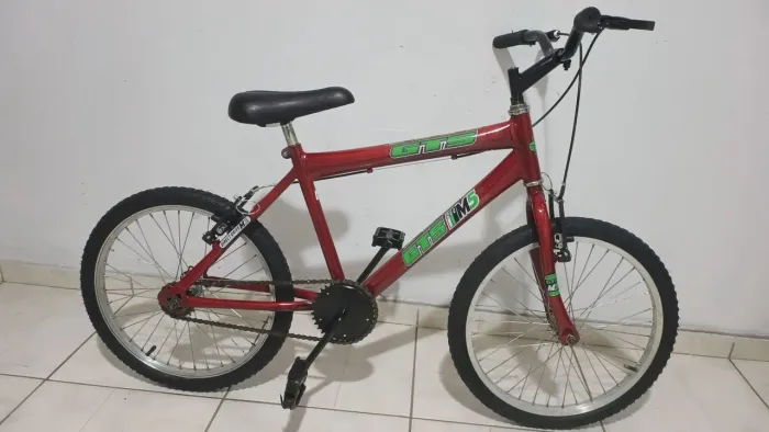 Bicicleta aro 20 bem nova