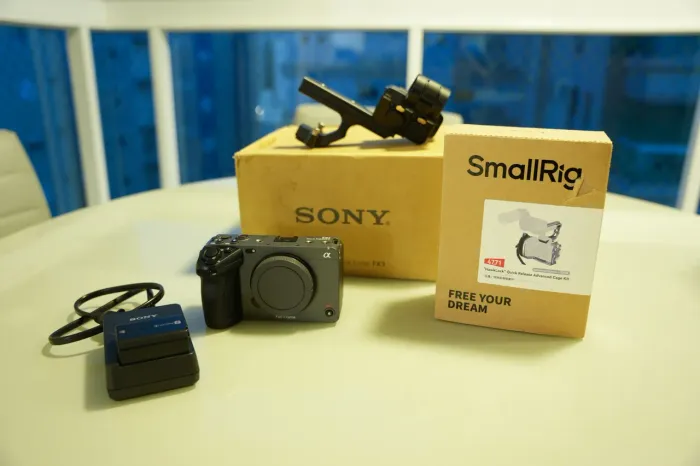 SONY FX3 + Handle XR e Cage SmallRig