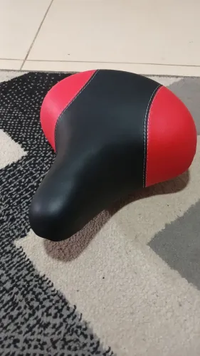 Selim Confortável para Bicicleta - Preto e Vermelho (Novo/Sem Uso)