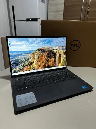 Notebook Dell Inspiron 15 3520 i3-1215U 8GB RAM 512GB SSD