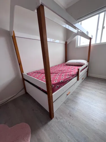 Cama solteiro casinha