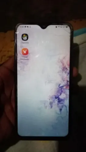 Vende se esse celular a10 está top tá com película 