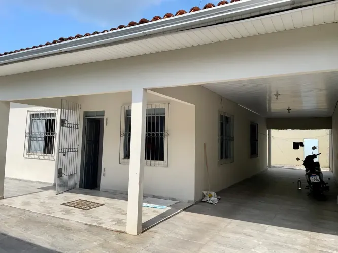 Casa para venda com 200 m² | Samambaia - Capanema | 2 Quartos (1 Suíte) | Quintal Amplo