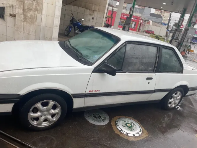 Chevrolet Monza GLS/ Hi-tech 2.0 EFI 2P E 4P (álcool) 1995