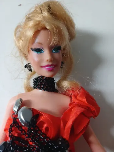Barbie Festas - Vestido Vermelho tomara que caia justo