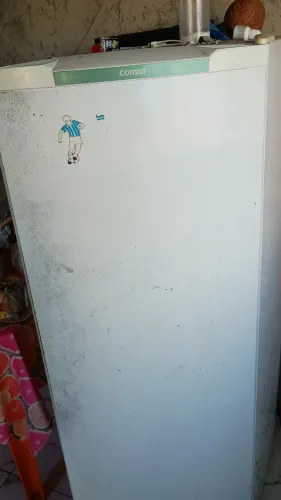Geladeira usada mas boa toda Geladeira veinha mas boa toda 