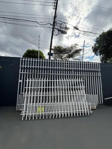Portão de Correr + 3 Grades Metálicas - Conjunto Completo 