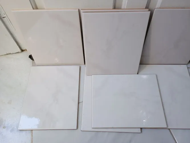 Azulejos novos pisos antigos.