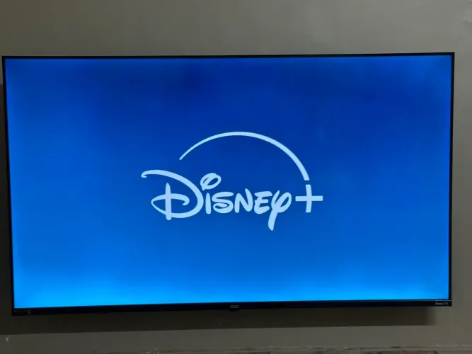 Smart tv. 43 4k tela infinita sistema inteligente Android com jogos