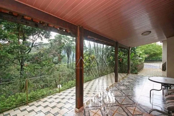 Casa à Venda no Vila Del Rey com 2 Suítes 420m²