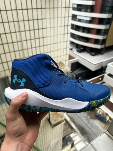 Tênis basqueteira NOVO