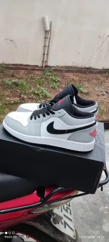 Nike Air Jordan 1 Low "Light Smoke Grey"
