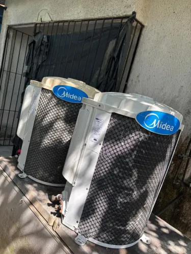 Vende-se essas duas condensadora Midea de 22 mil BTUs