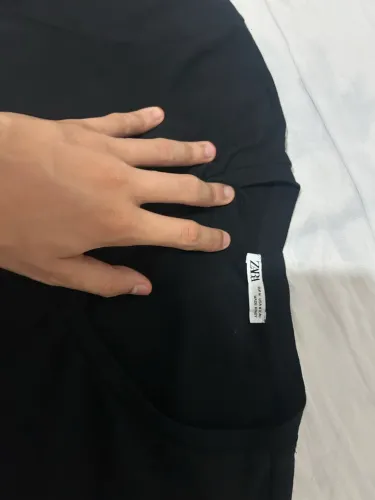 Camisa GOLA V da ZARA material VISCOSE (mais sofisticado)