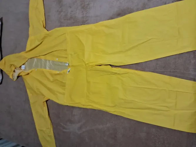 Vendo capa de chuva mais calça impermeável 