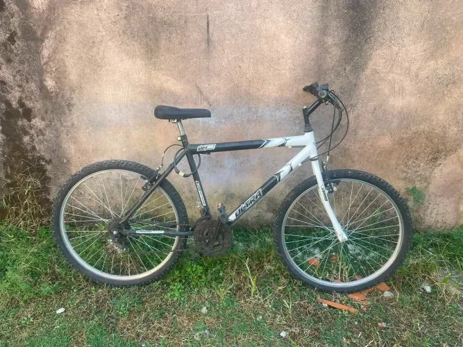 Bicicleta 18 marchas impecável