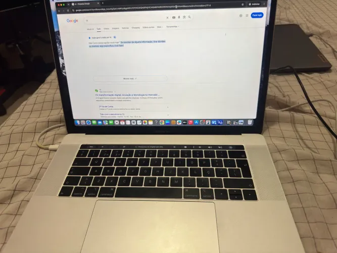 MacBook Pro 15? 2018 i7 16GB SSD 256GB Touch Bar