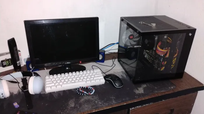 PC Completo Ryzen 5 3400G + 16GB RAM + Monitor 75Hz