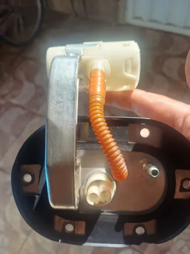 Somente o corpo da bomba de combustivel sem o refil original da xre 300 2013 a 2023