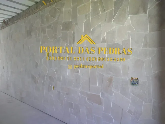 Portal das Pedras