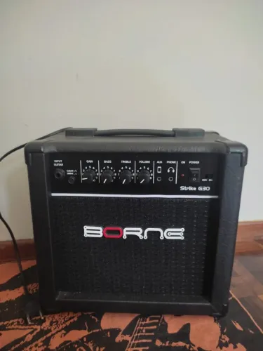 Amplificador Guitarra Cubo Borne Strike G30 15W