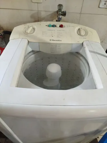 Máquina Eletrolux 8 kilos p hj 400