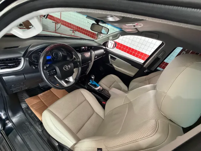 Toyota Hilux SW4 SR 4X2 2.7/ 2.7 Flex 16V Aut. 2019