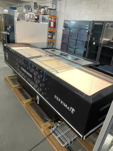 Ilha refrigerados e congelados 3m vidro semi curvo com led (Ester)