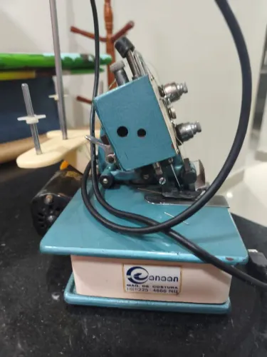 Máquina de costura industrial