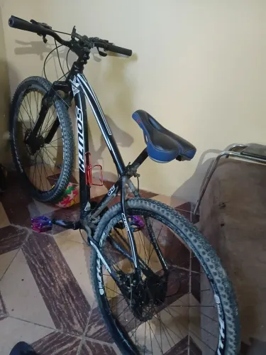 Vendo essa bicicleta south aro 29 de alumínio 