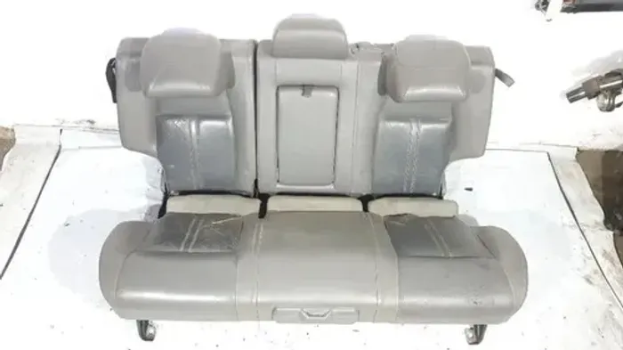 Jogo Banco Traseiro Cherokee Wk 2005 A 2010 Detalhes