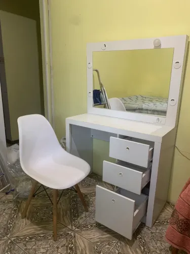 Penteadeira com cadeira usada