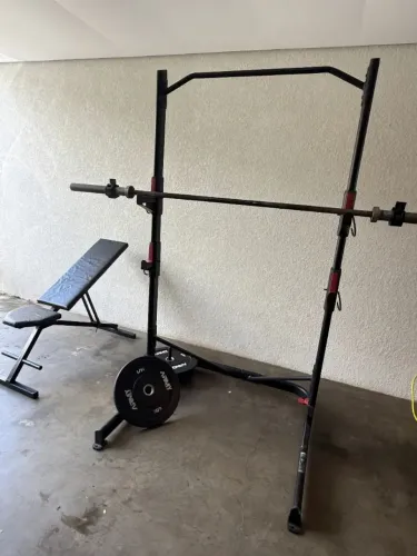 Kit academia Rack de supino e agachamento e Barra olímpica Marca Rogue