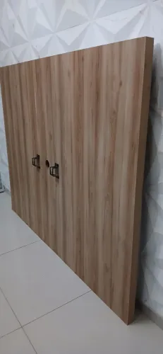 Painel para TV em MDF/MDP Amadeirado - Excelente Estado