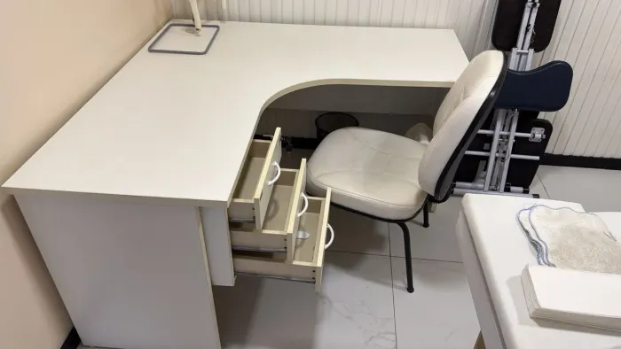 Mesa em L para escritório