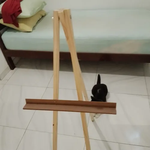 Cavalete de madeira para placa de recepção ou para pintura