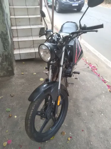 Moto para trabalhar e lazer
