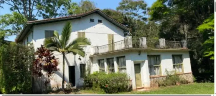 leilão em 03/09 tem 36140 metros quadrados com 2 quartos em Centro - Petrópolis - RJ