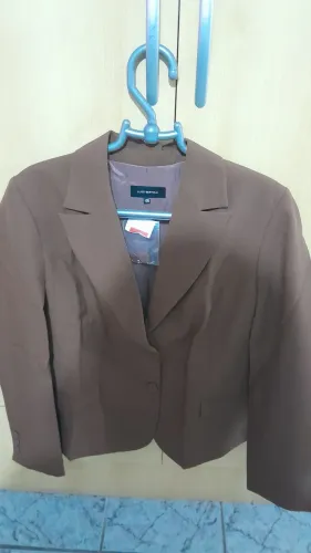 Conjunto Marrom Blazer e Calça tamanho 46 Marrom 